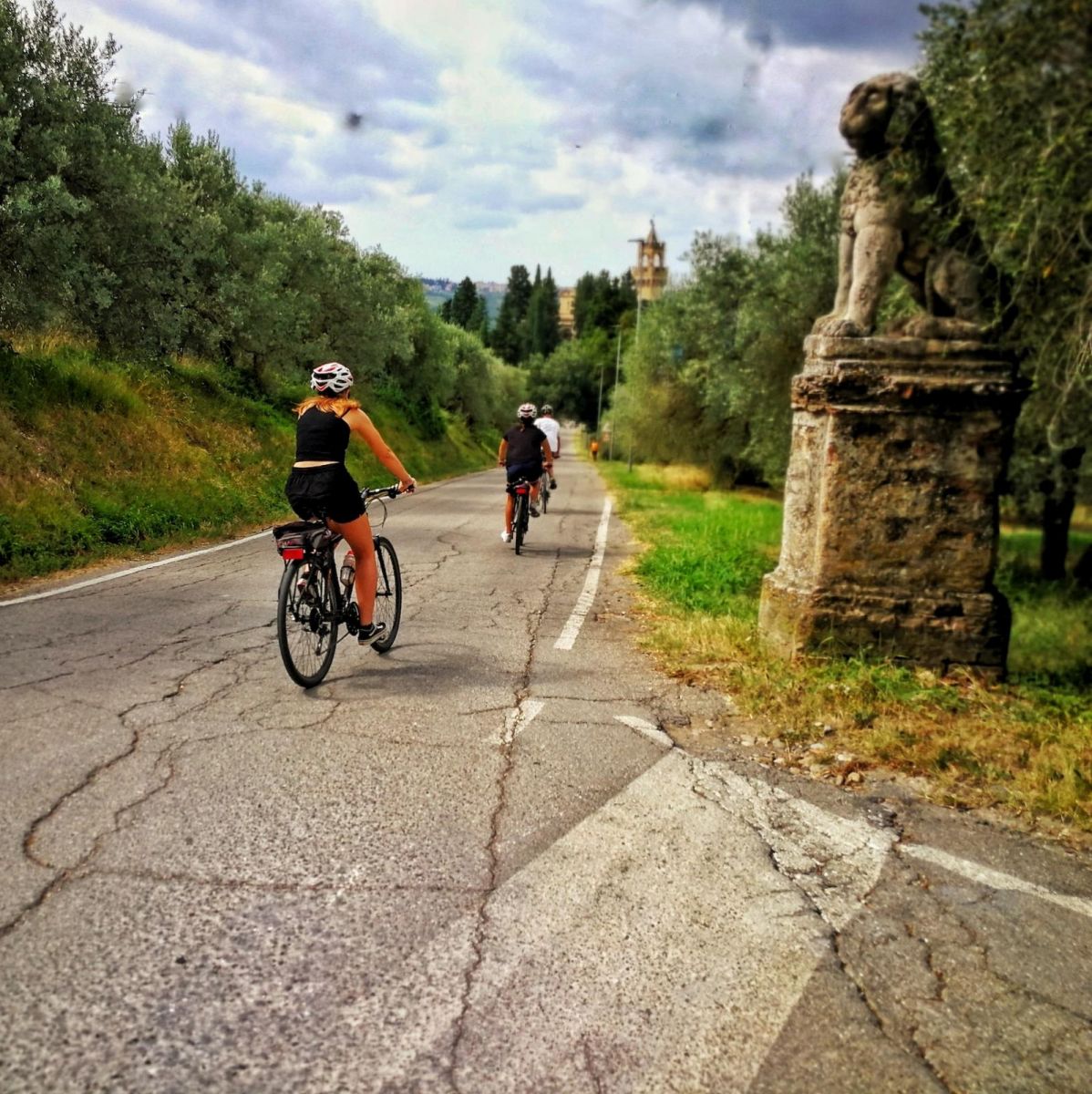 cycling tours italy tuscany